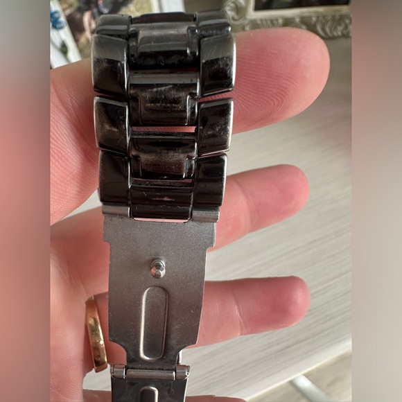 Guess rhinestone water resistant steel wrist watch *has not been tested* - Picture 16 of 16